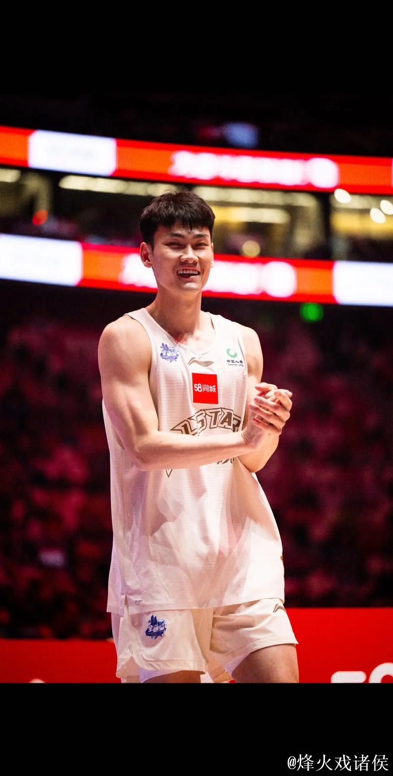 王睿泽上场22分钟高效贡献10分3板3助2断