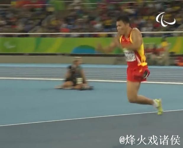 钟志强跳远摘铜,再次感动全网 钟志强跳远摘铜,再次感动全网